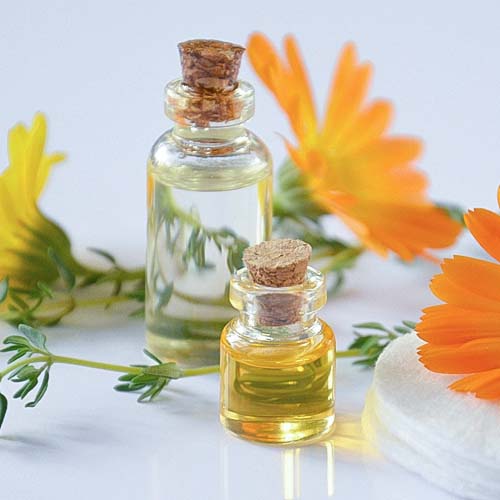 aromathérapie pot de crème composés aromatiques extraits de plantespharmacie des Forrières